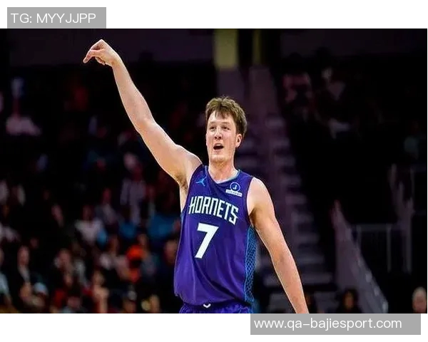 克尼佩尔表现出色助力球队胜利12投7中三分命中率高达55