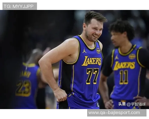 东契奇与里夫斯携手共进展现持球天赋助力湖人未来发展